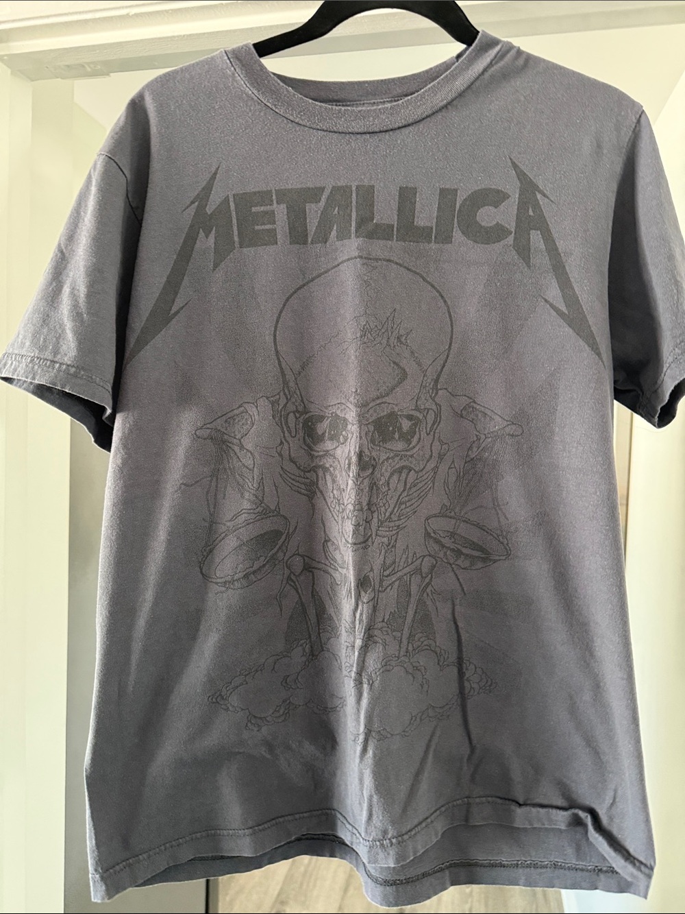 Bravado Metallica Gray Graphic Skull Tee